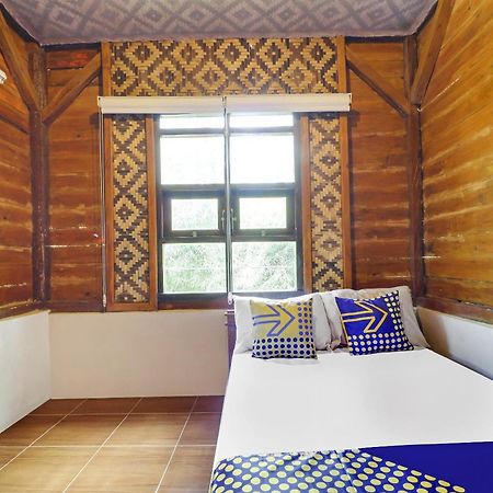 OYO Homes 90956 Desa Wisata Guranteng Pendjalu Exterior foto