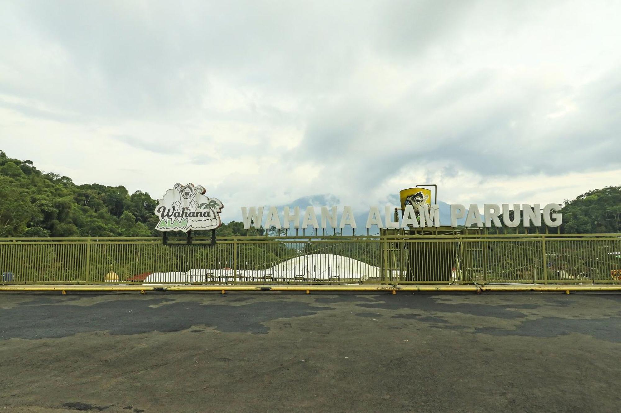 OYO Homes 90956 Desa Wisata Guranteng Pendjalu Exterior foto
