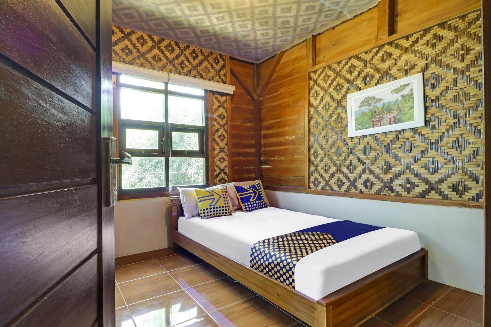 OYO Homes 90956 Desa Wisata Guranteng Pendjalu Exterior foto