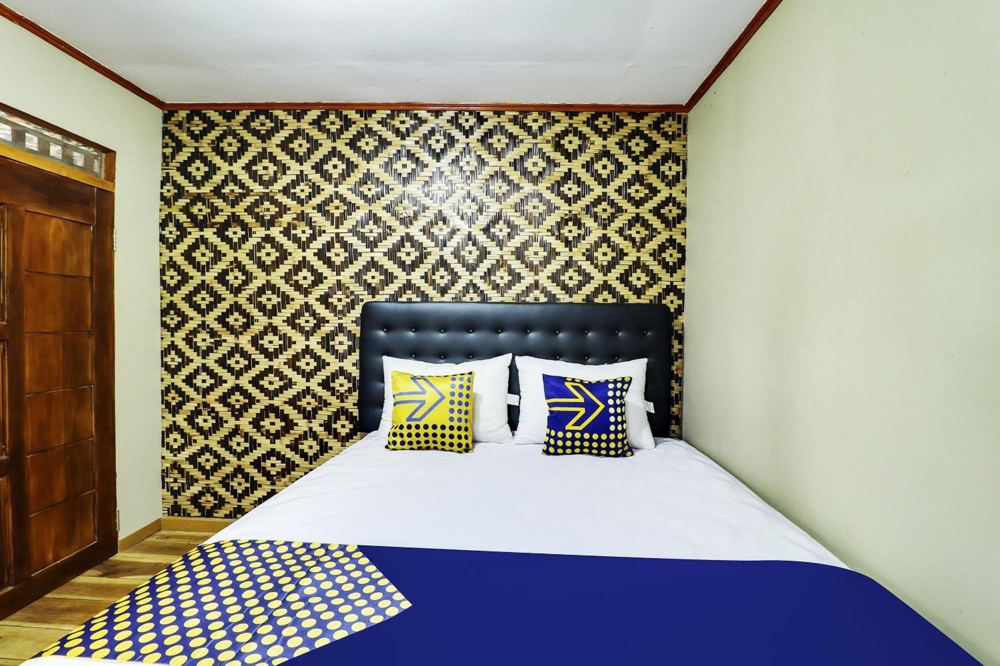 OYO Homes 90956 Desa Wisata Guranteng Pendjalu Exterior foto